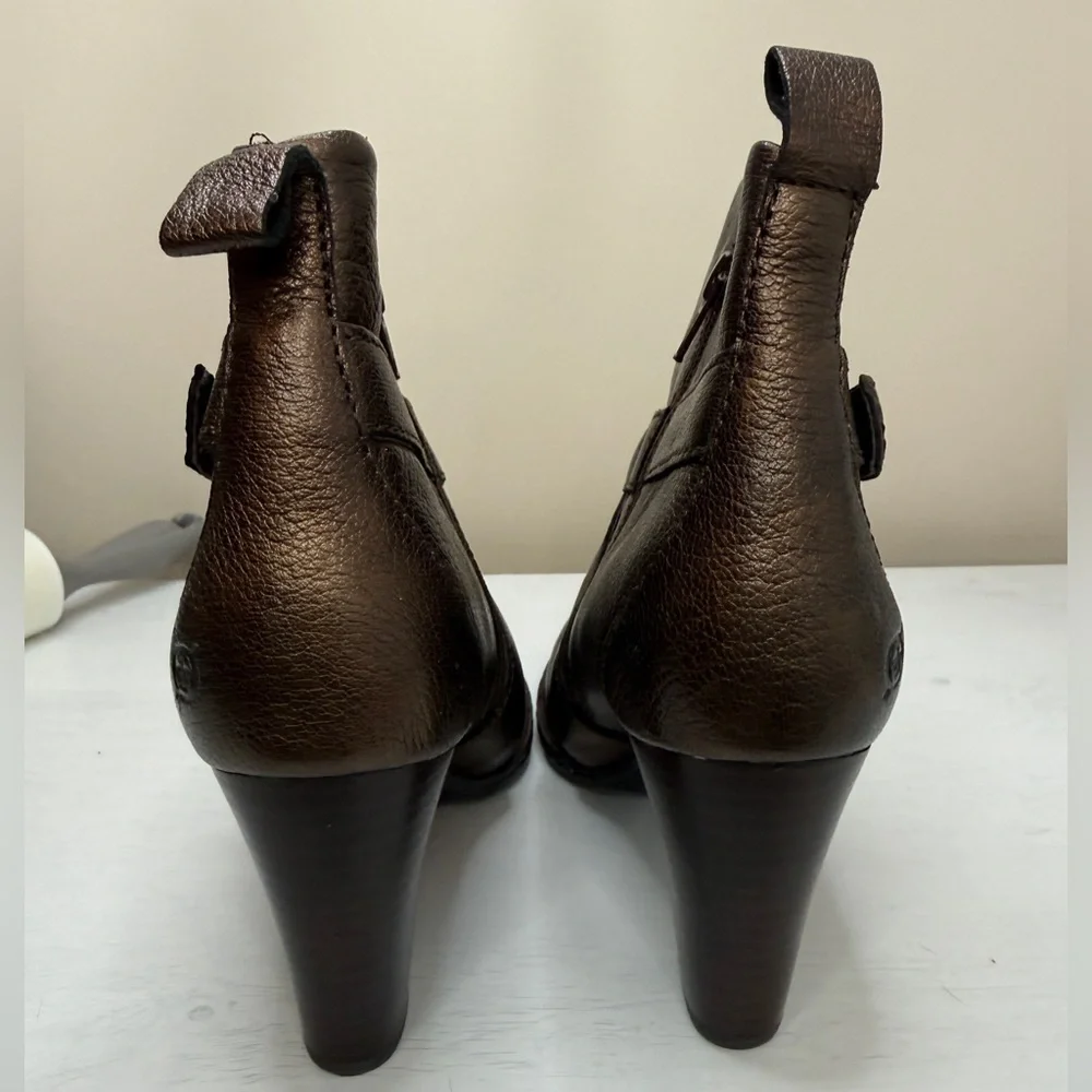 Born NWOT Bronze Leather Shola Ankle Boots Size 10